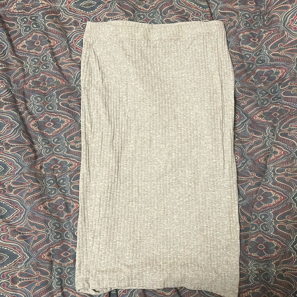 Basic pencil skirt